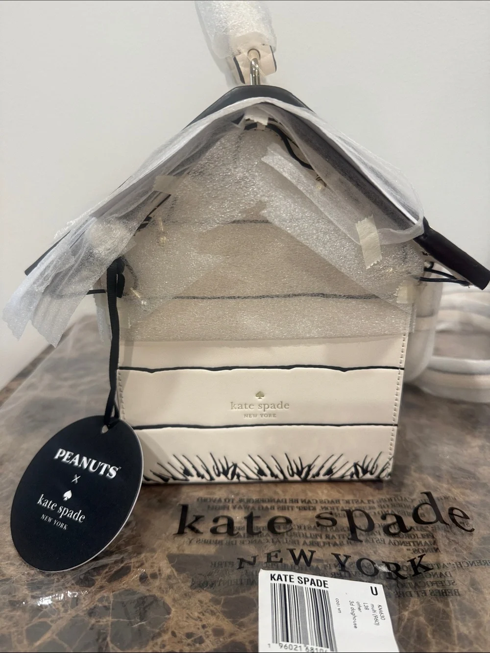 NWT Peanuts X Kate Spade NY Snoopy 3D Dog House Crossbody - Picture 8 of 9